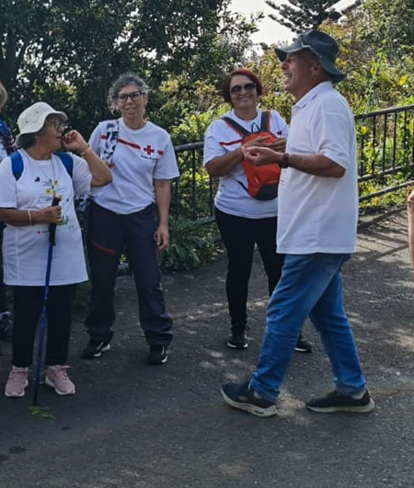 Nuevo Surco colabora con el equipo de senderismo “Sin Límites”.